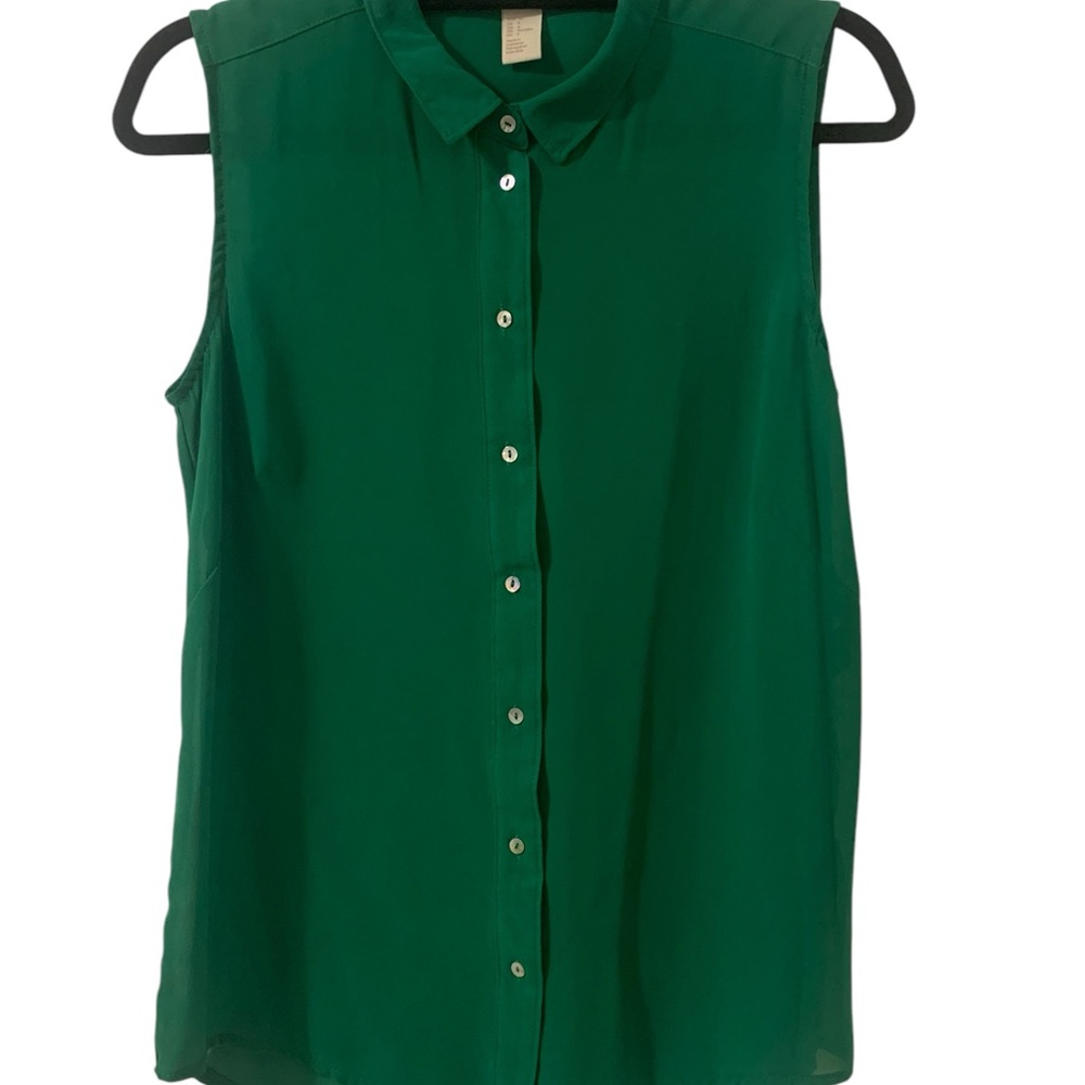 Green Sleeveless Button-Up Blouse